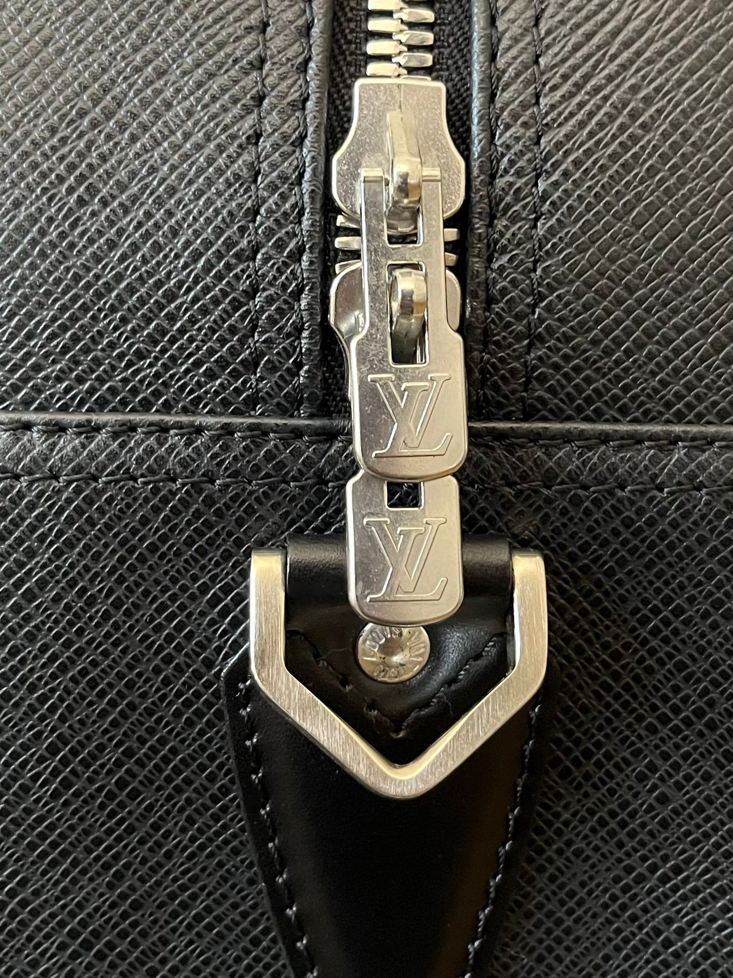 Louis Vuitton Kendall PM Taiga