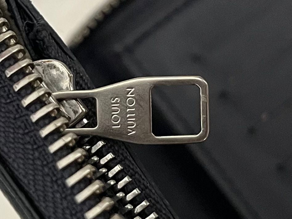 Louis Vuitton Zippy Vertical Damier Azur