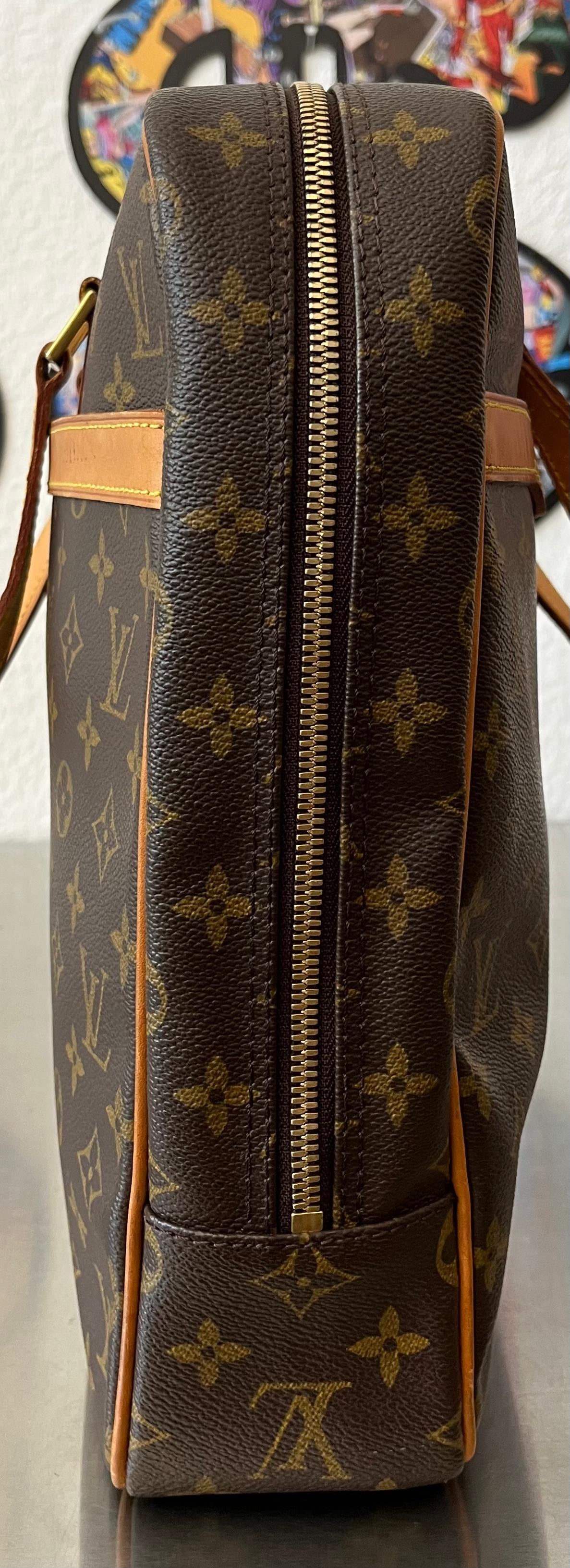 Louis Vuitton Porte Documents Pegase Monogram