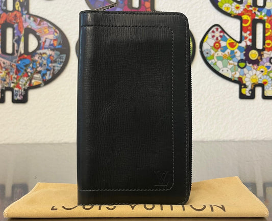 Louis Vuitton Zippy Organizer Utha