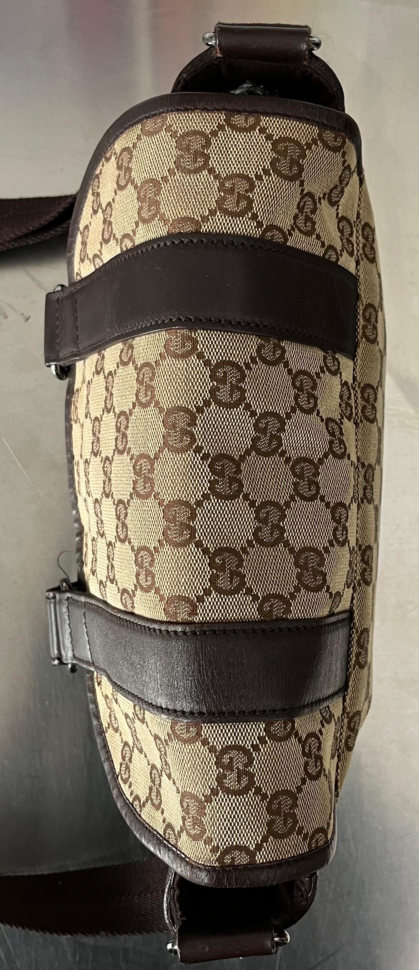 Gucci GG Canvas Umhängetasche