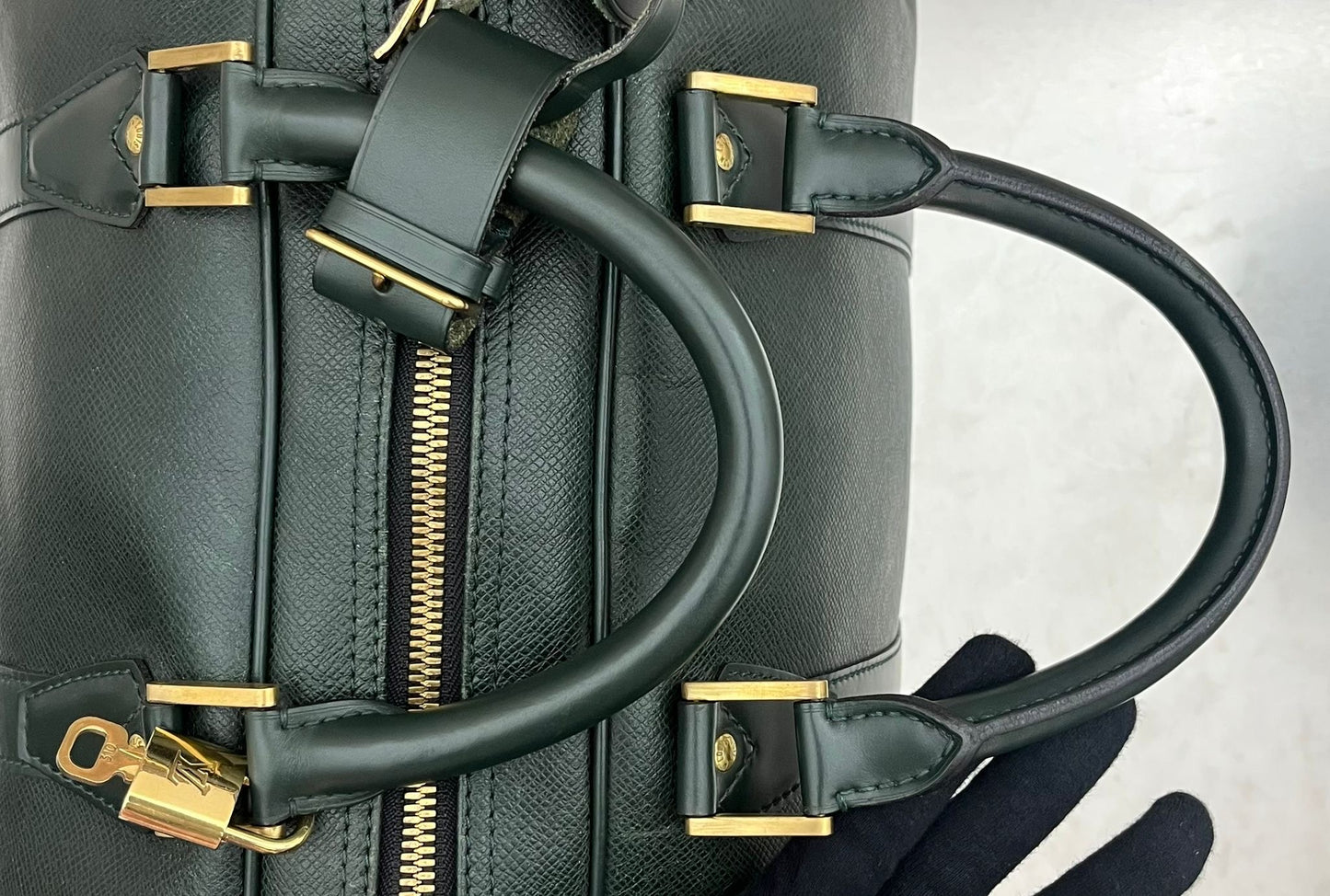 Louis Vuitton Kendall GM Taiga