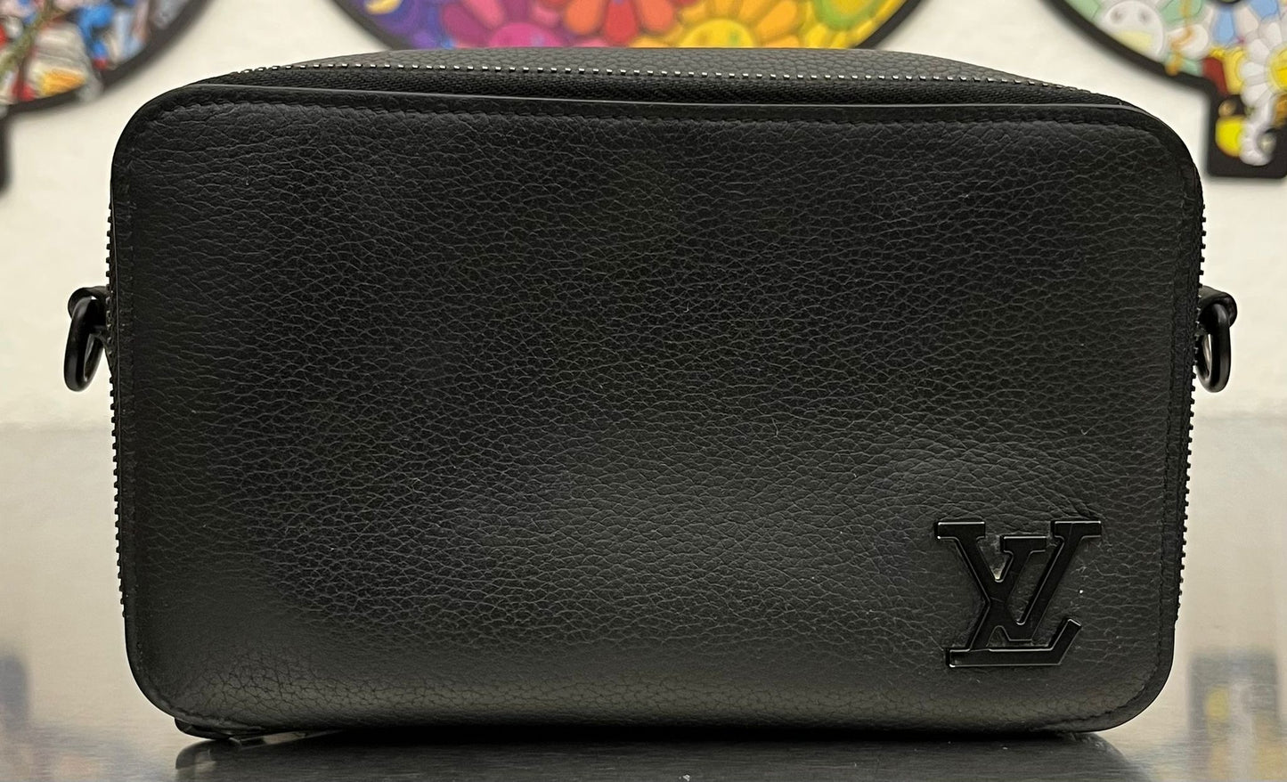 Louis Vuitton Alpha Wearable Geldbörse