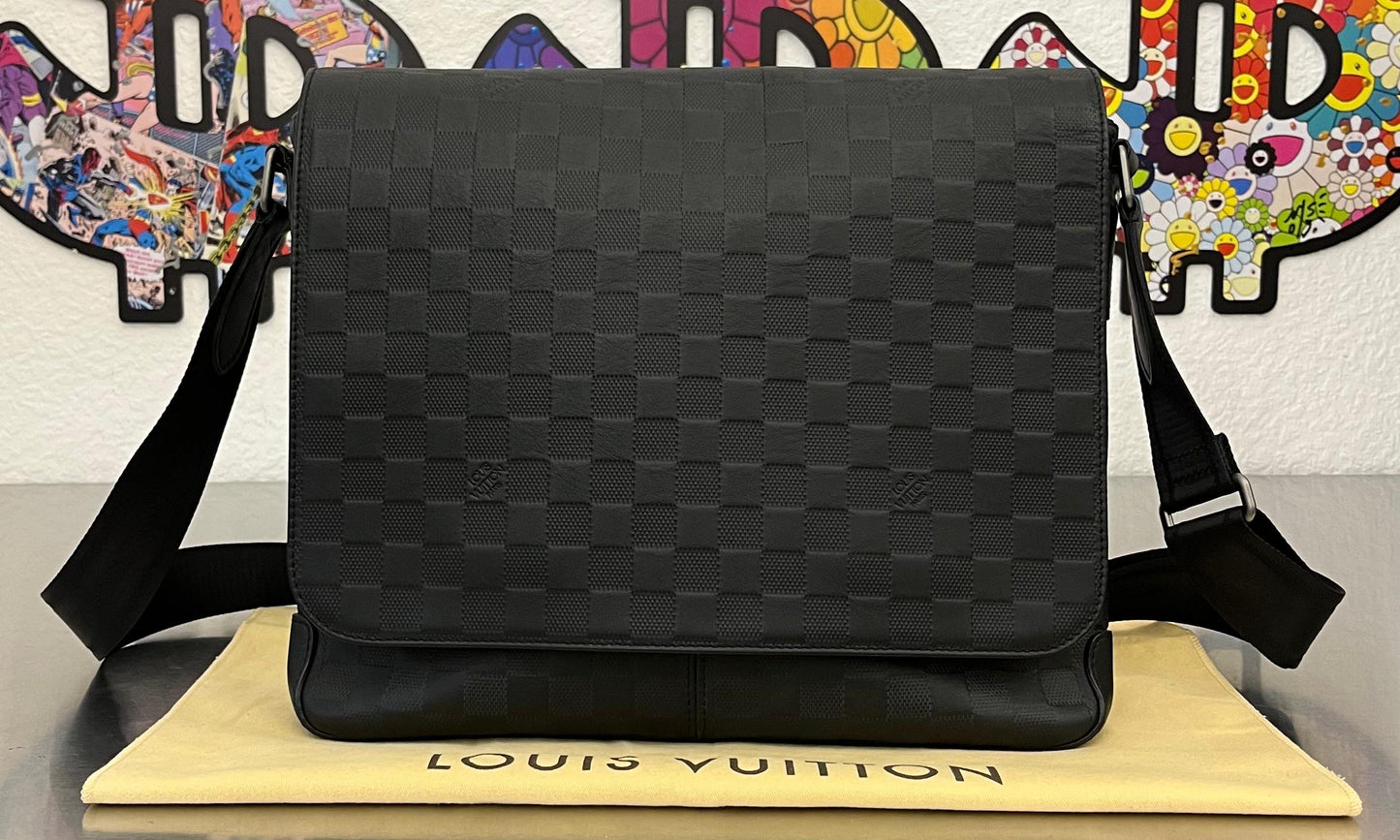 Louis Vuitton District Infini Leder
