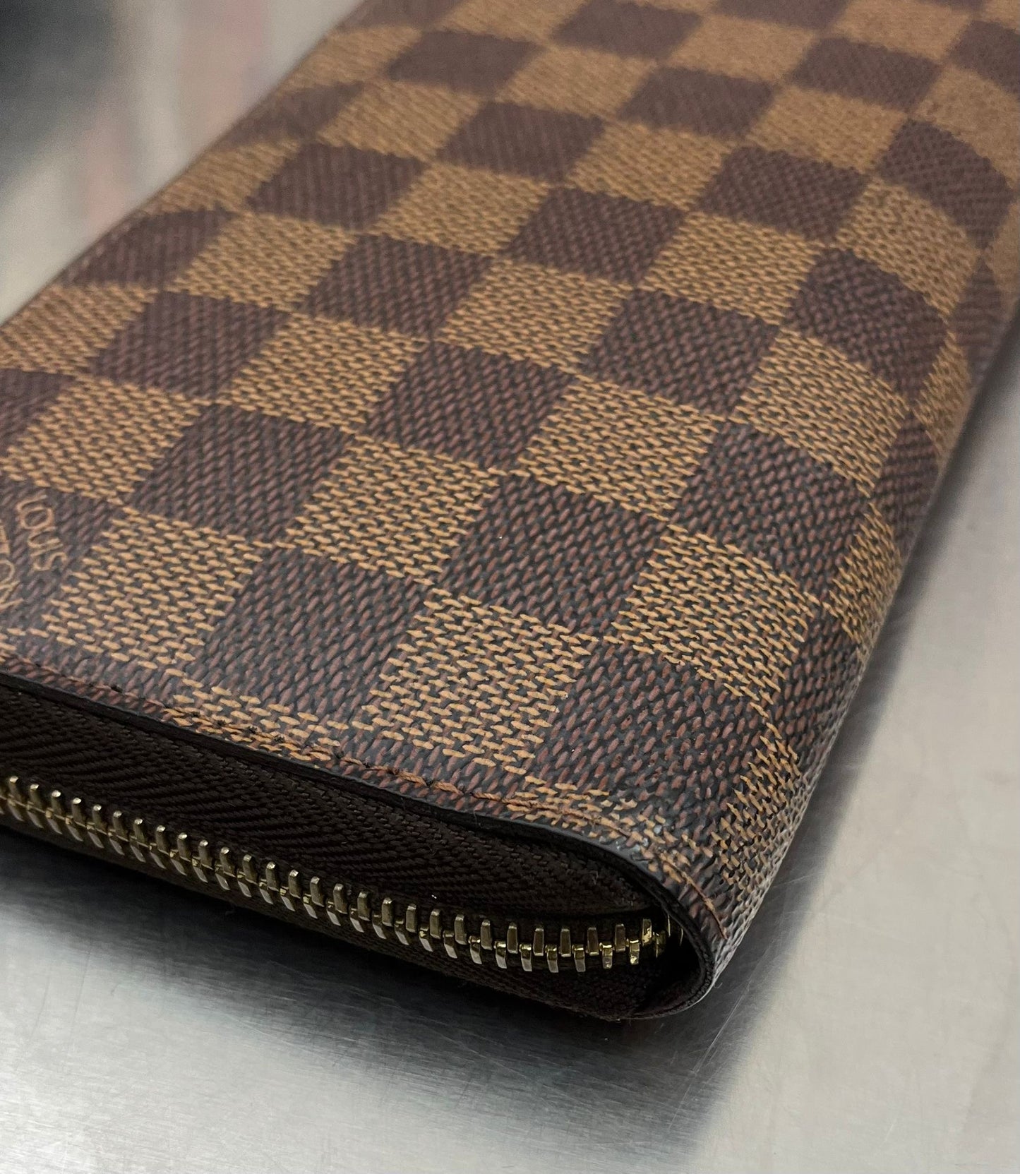 Louis Vuitton Zippy Damier