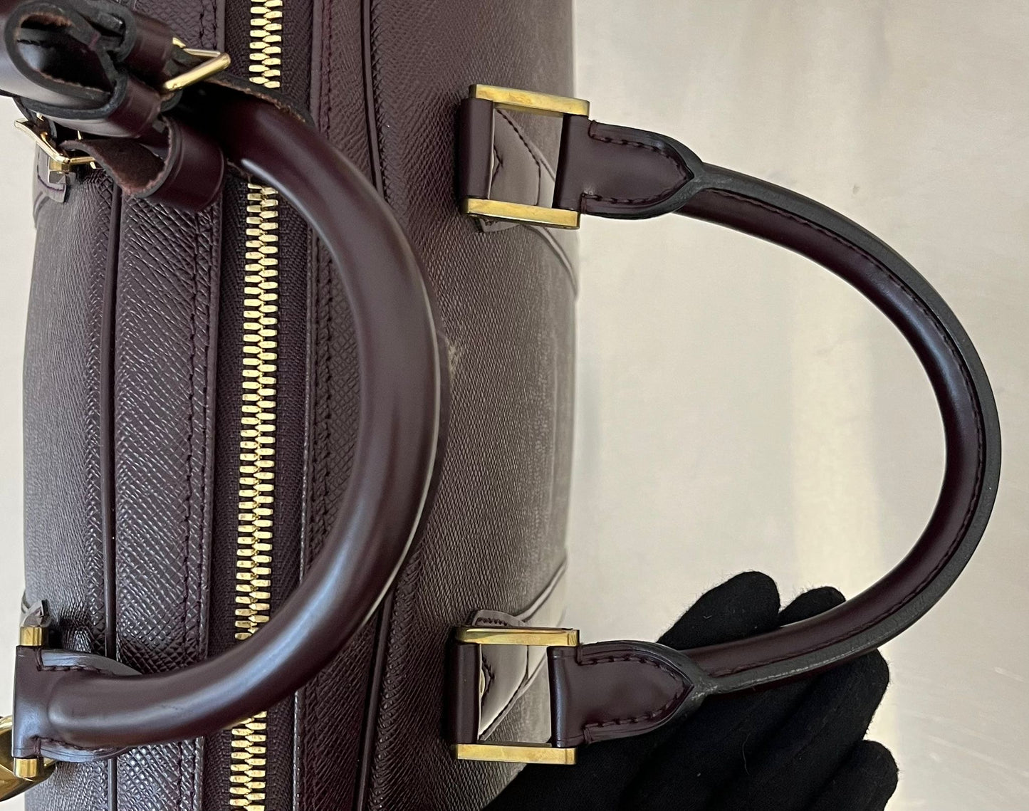 Louis Vuitton Helanga Taiga