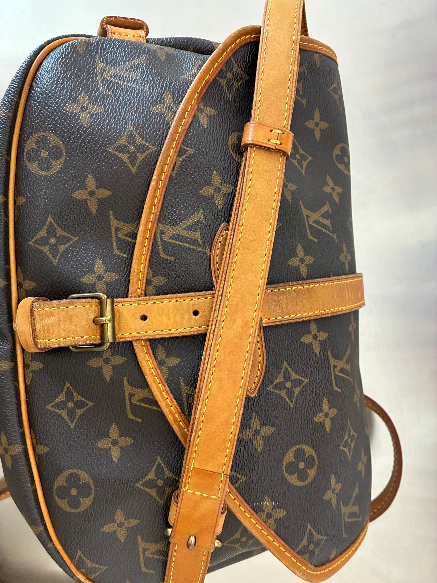 Louis Vuitton Saumur 30