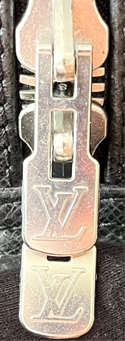 Louis Vuitton Kendall GM Taiga Leder
