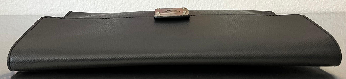 Louis Vuitton Porte Documents Minuto Taiga