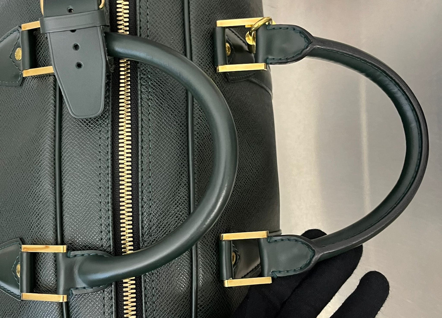 Louis Vuitton Kendall PM Taiga