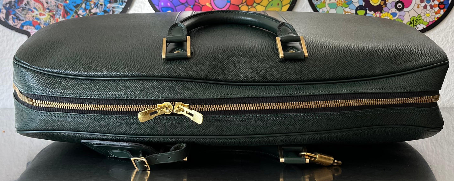 Louis Vuitton Helanga Taiga