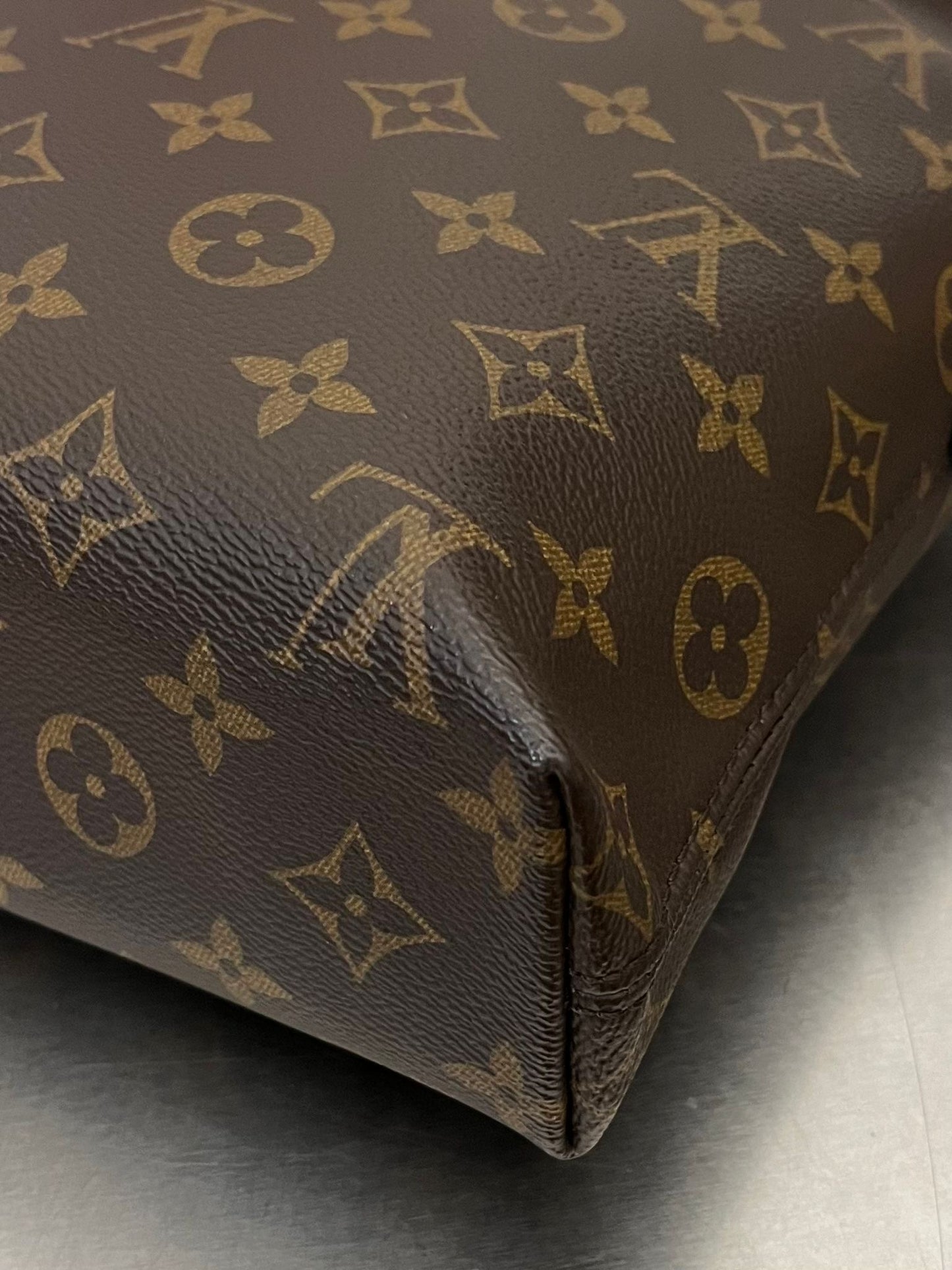Louis Vuitton Porte Documents Jour Macassar