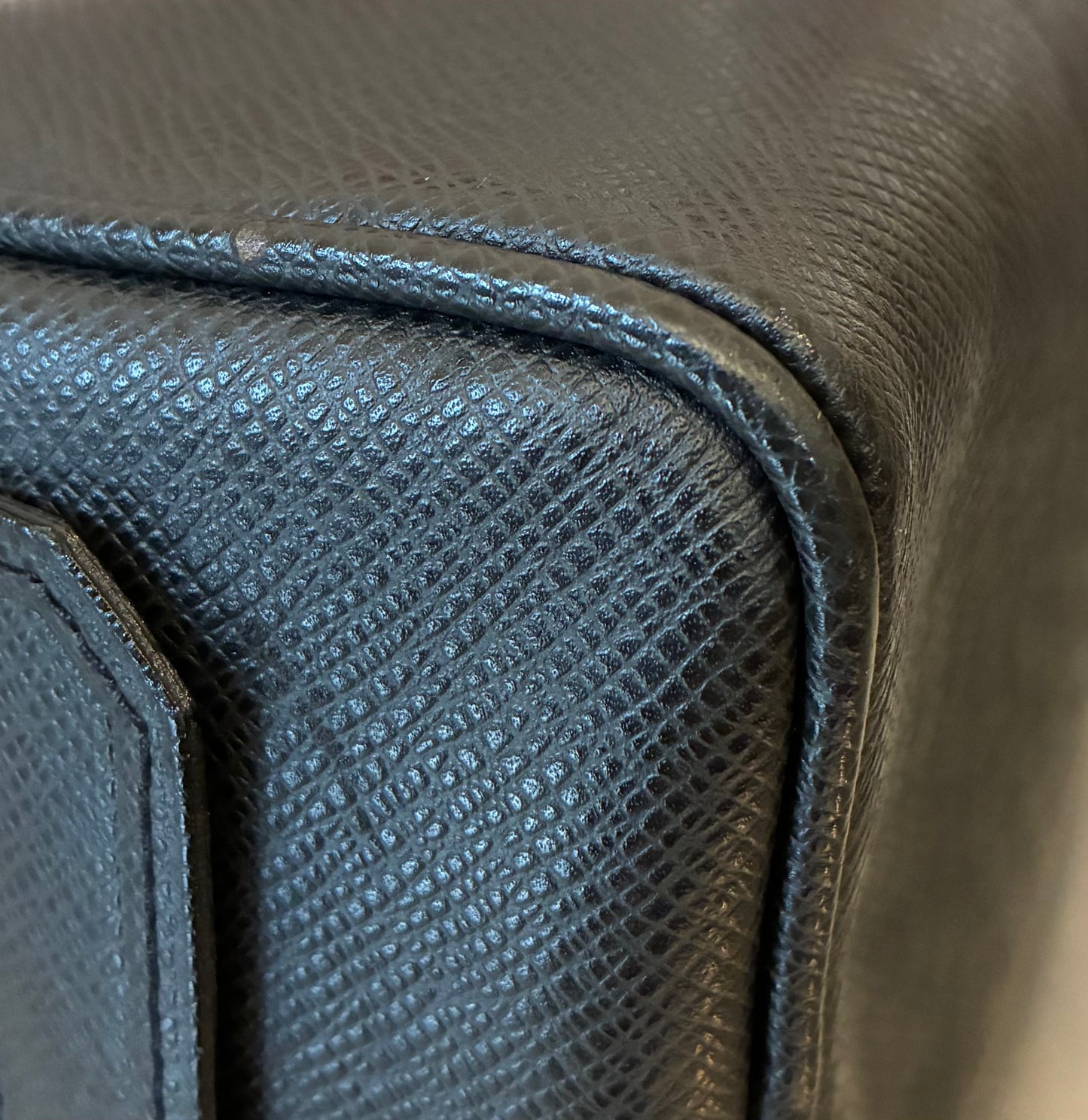 Louis Vuitton Trousse Ivan Taiga