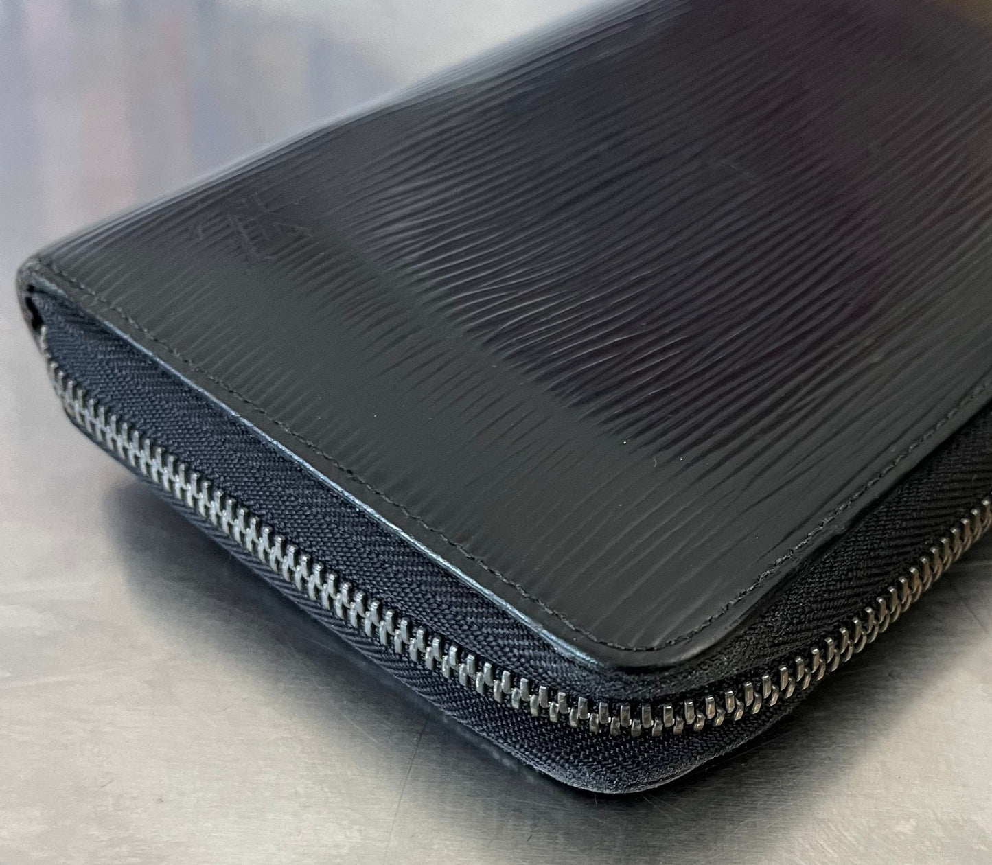 Louis Vuitton Zippy Organizer Epi