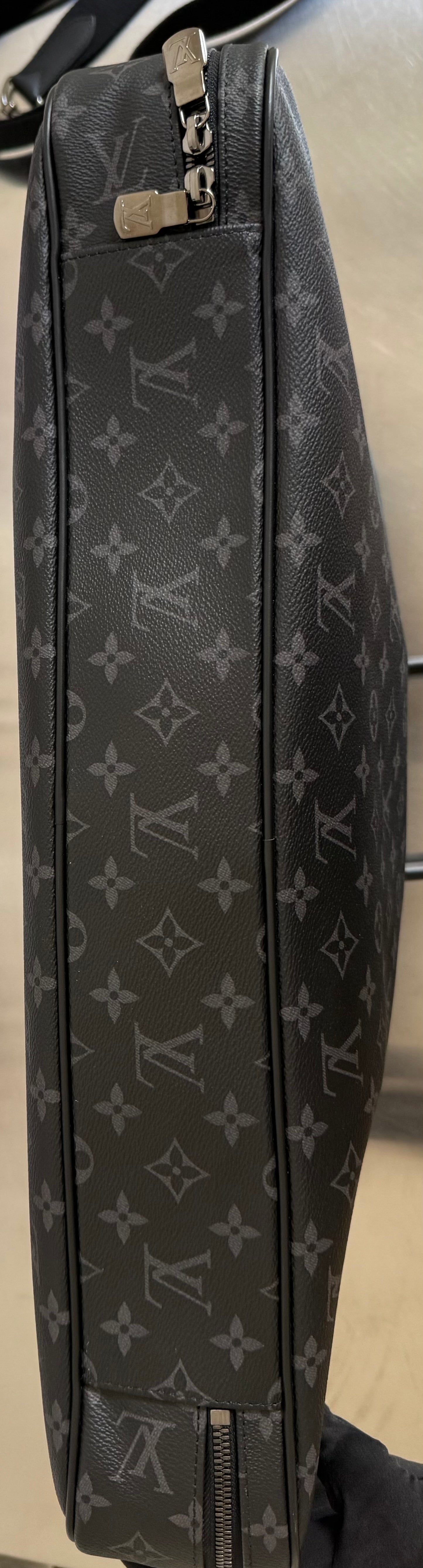 Louis Vuitton Kleiderschutzhülle Monogram Eclipse