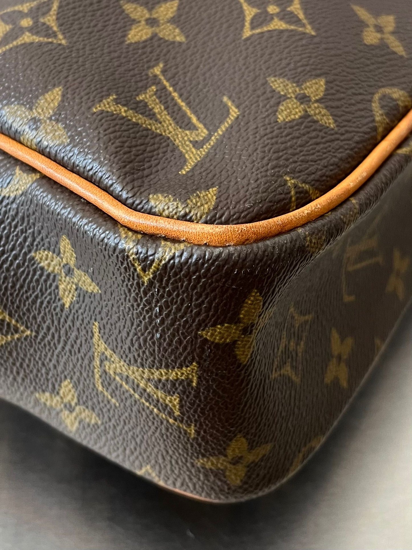 Louis Vuitton Porte Documents Pegase Monogram