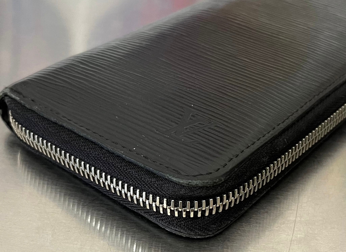 Louis Vuitton Zippy Vertical Epi