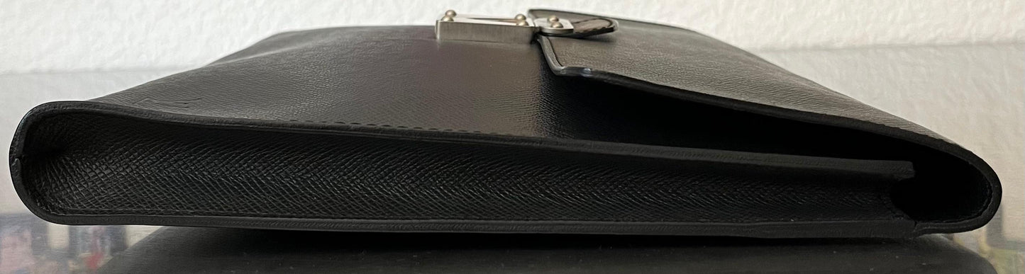 Louis Vuitton Porte Documents Minuto Taiga