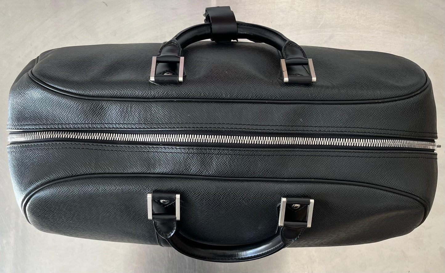 Louis Vuitton Kendall PM Taiga