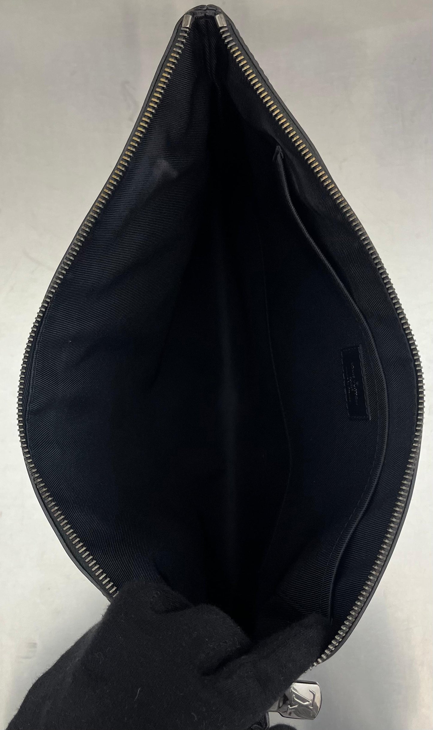 Louis Vuitton Pochette Discovery GM