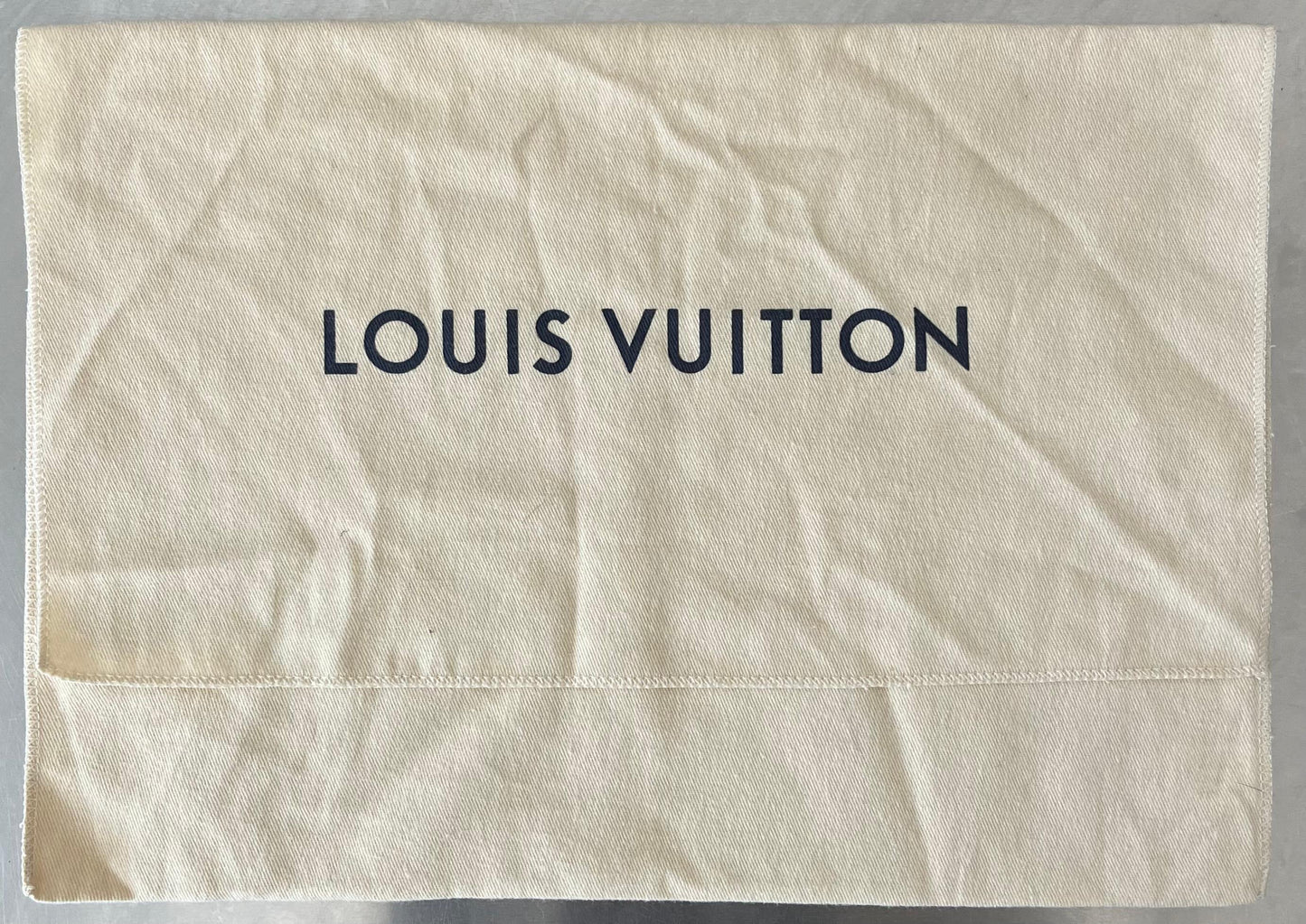 Louis Vuitton Neo Pavel Taiga
