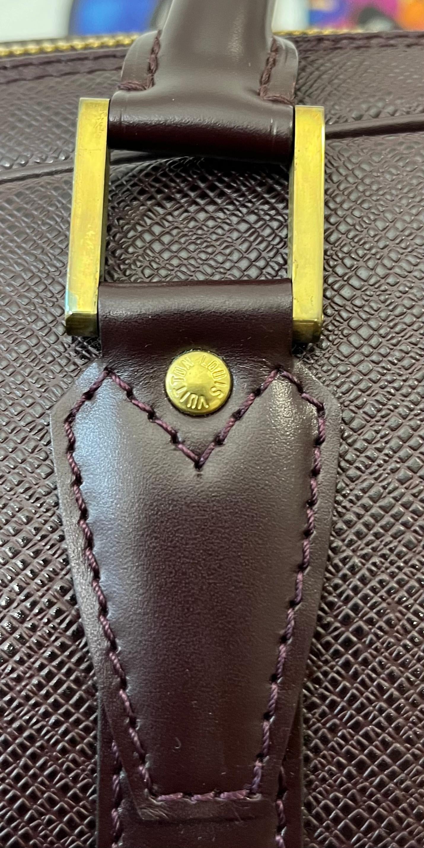 Louis Vuitton Helanga Taiga
