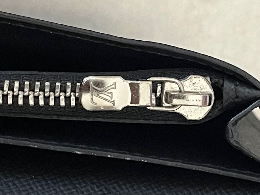 Louis Vuitton Brazza Epi