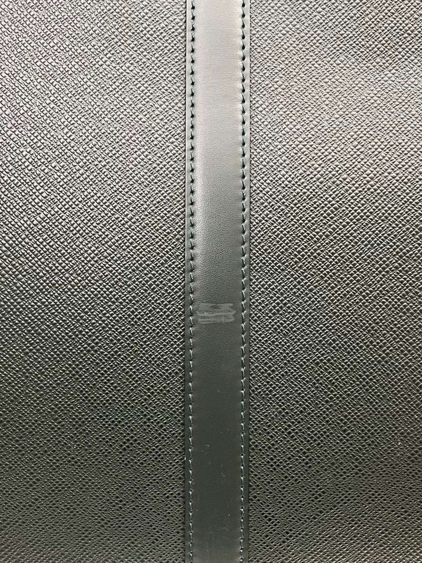 Louis Vuitton Helanga Taiga