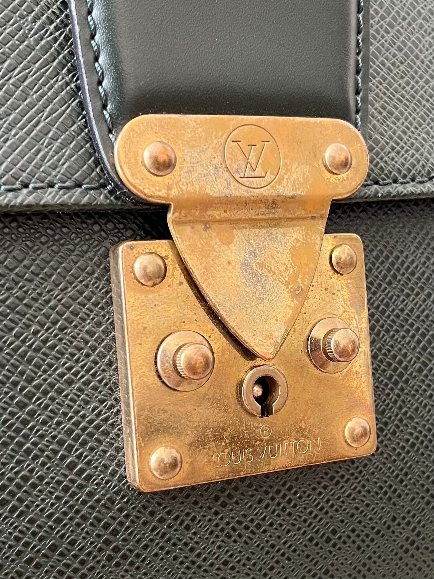 Louis Vuitton Serviette Kourad (Dunkelgrün)