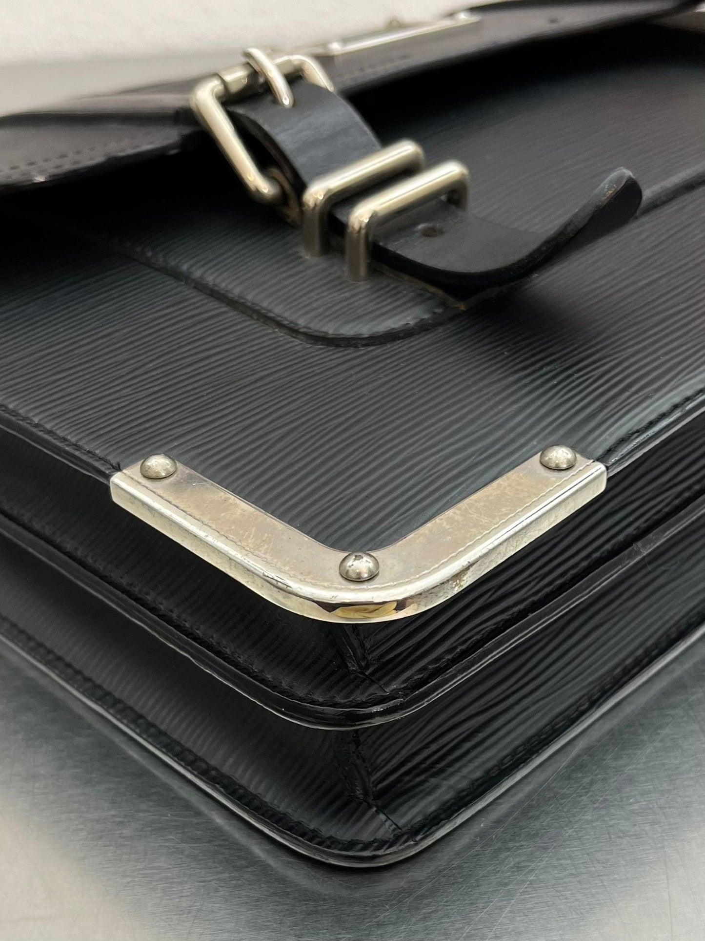 Louis Vuitton Larry Epi Leder