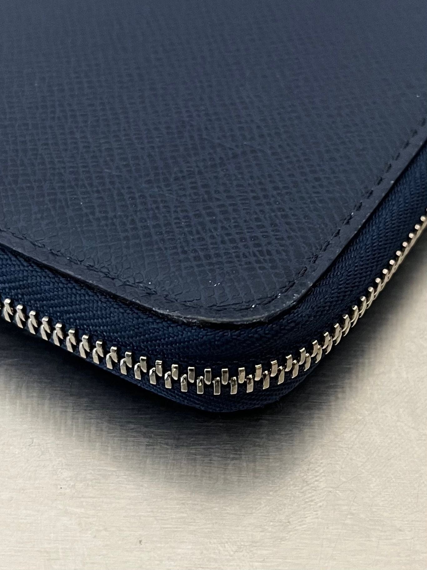 Louis Vuitton iPad Organizer Taiga