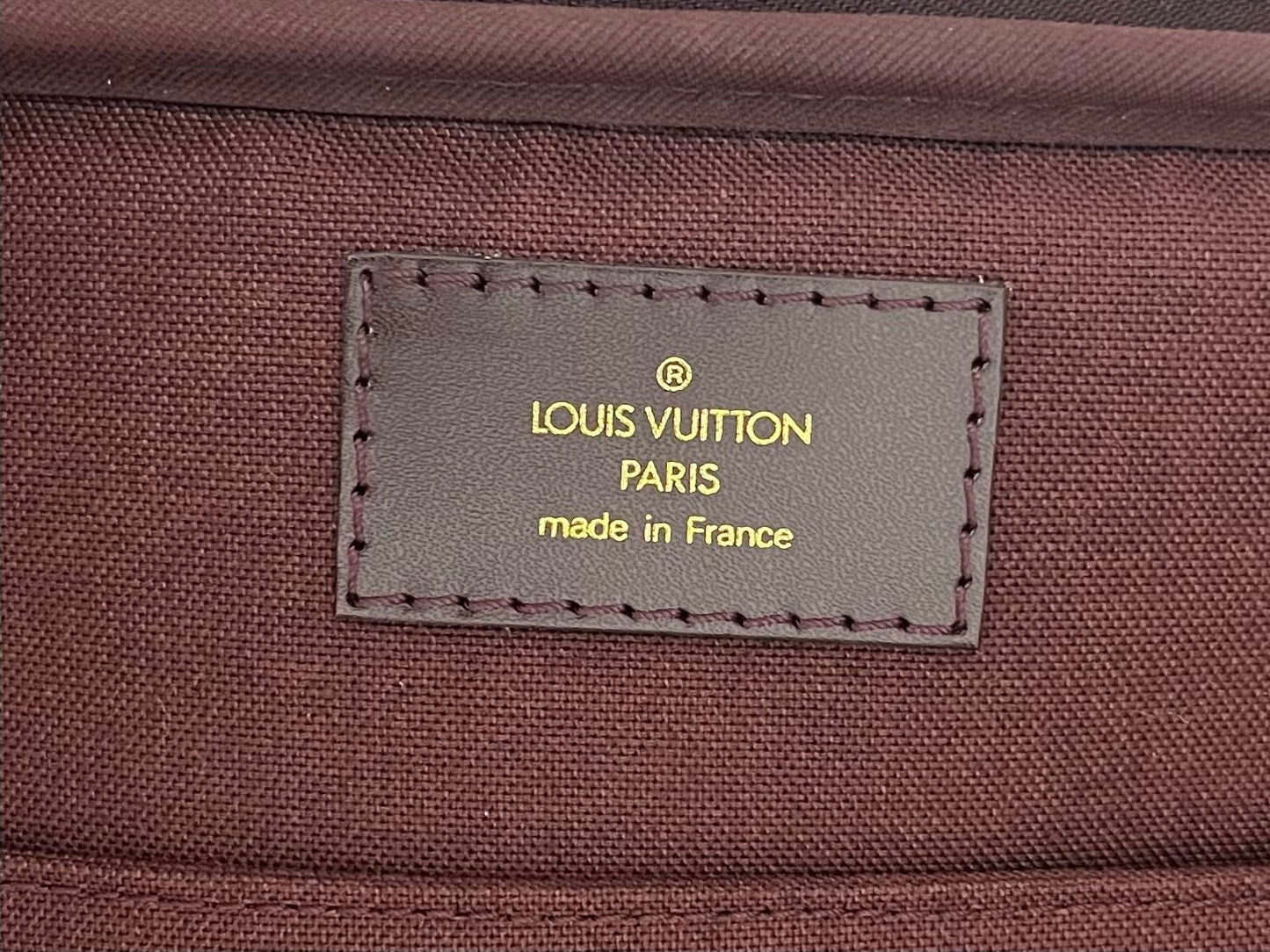 Louis Vuitton Porte Ordinateur Toura Taiga