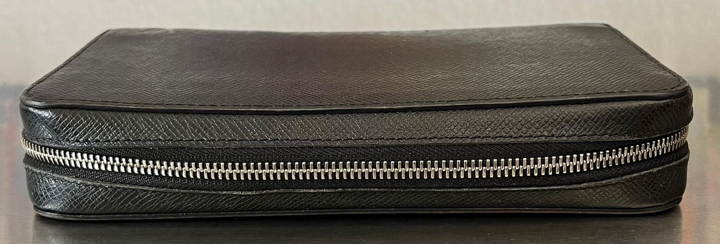 Louis Vuitton Zippy XL Taiga