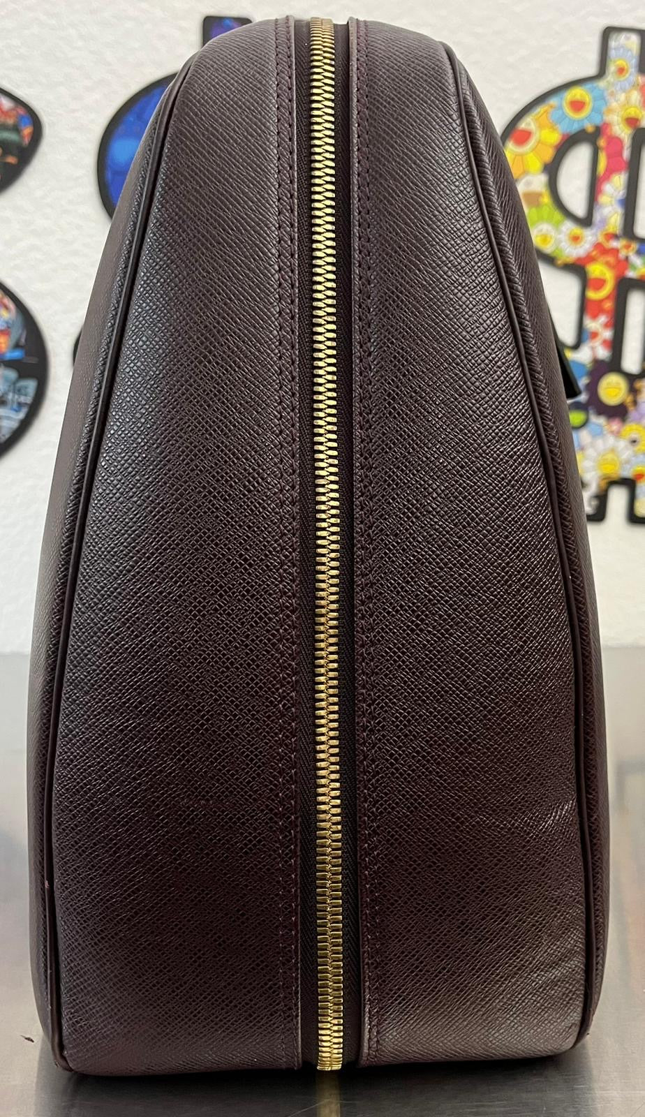 Louis Vuitton Helanga Taiga