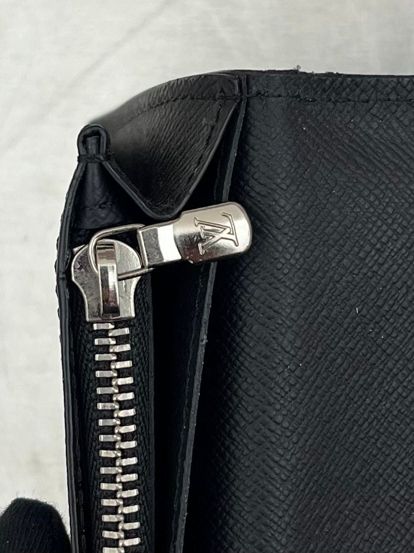 Louis Vuitton Brazza Epi