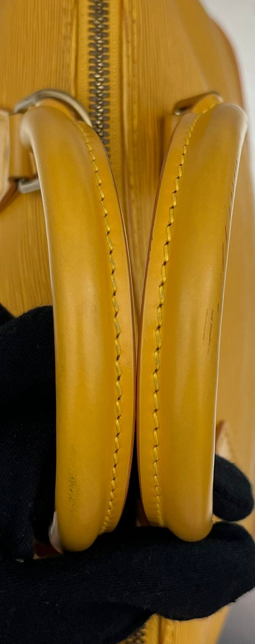 Louis Vuitton Alma PM Epi