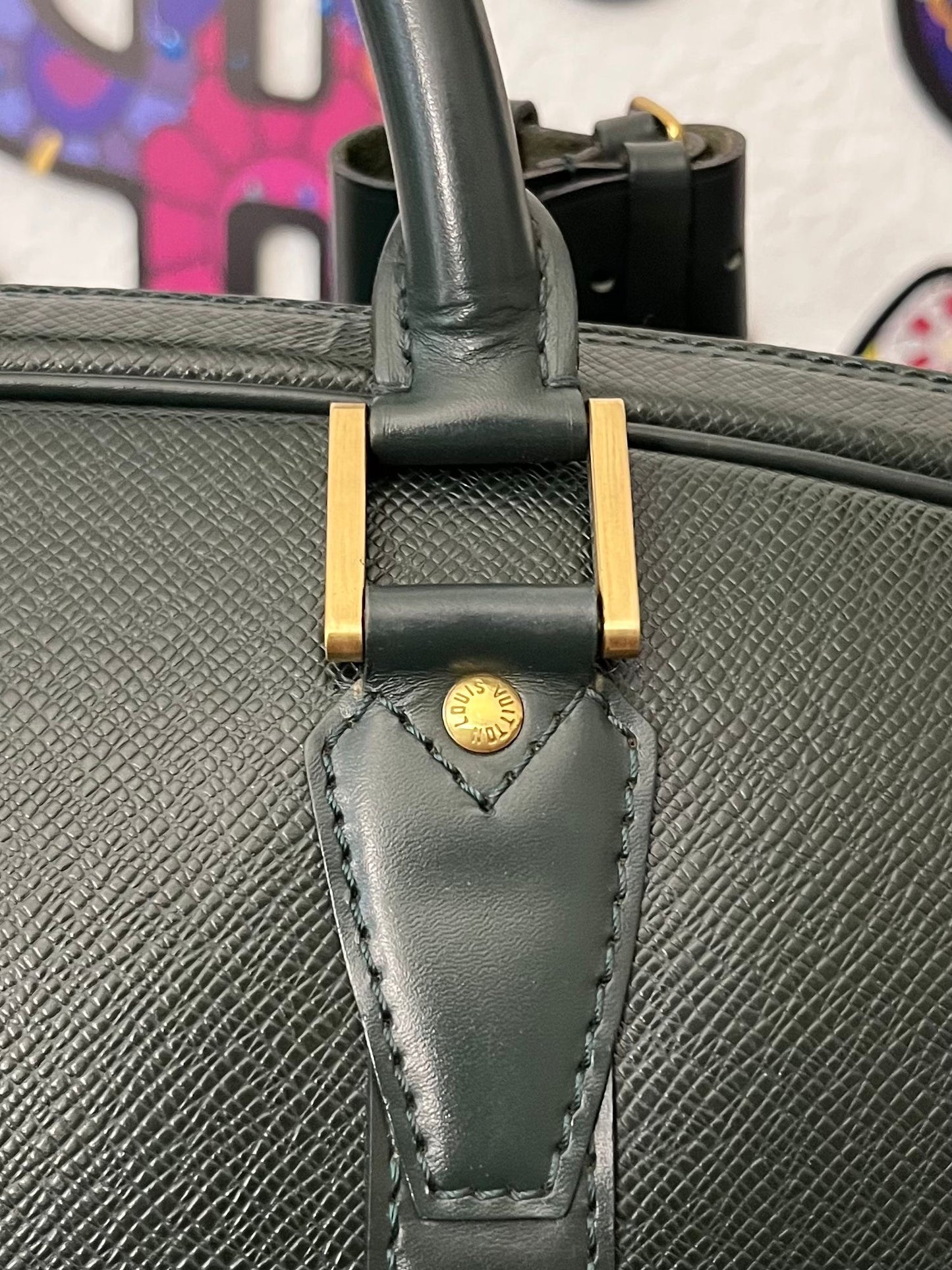 Louis Vuitton Helanga Taiga