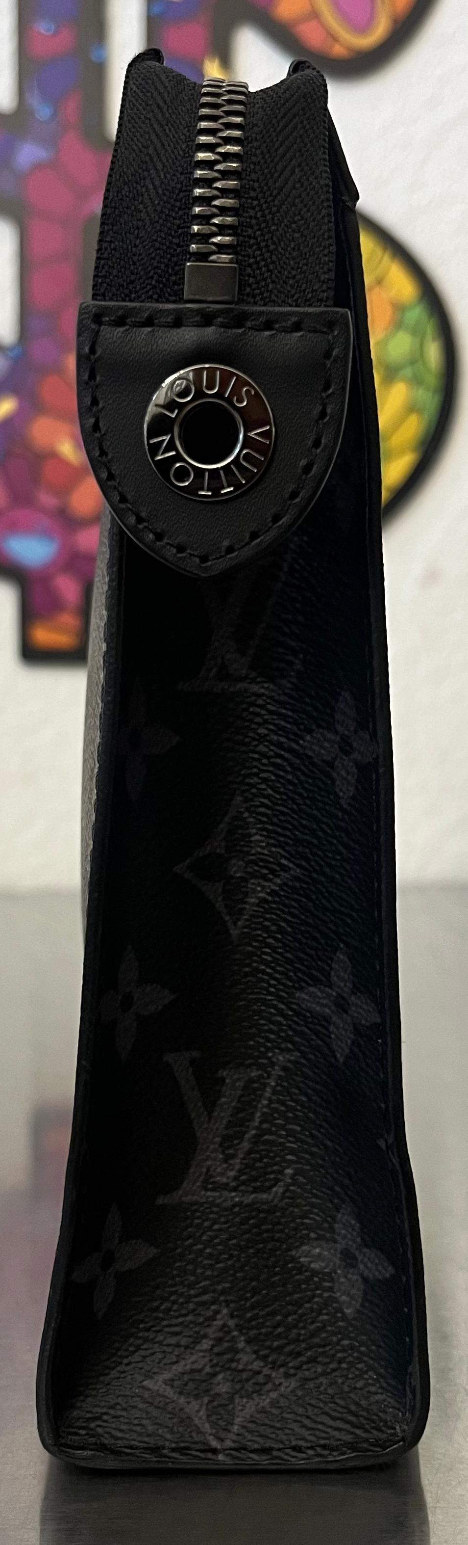 Louis Vuitton Pochette Voyage MM