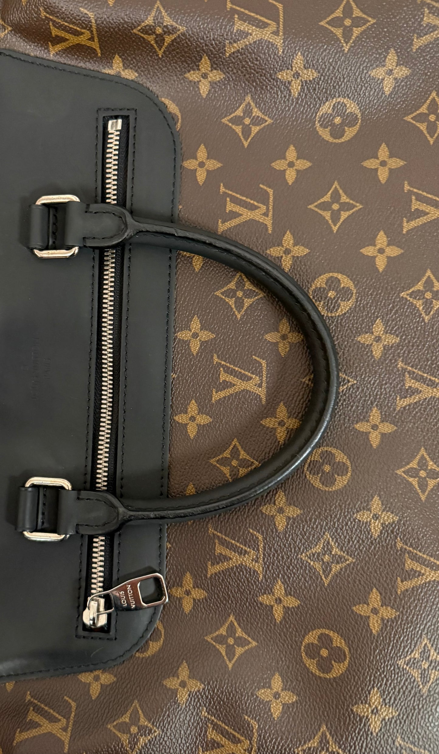 Louis Vuitton Porte Documents Jour Macassar