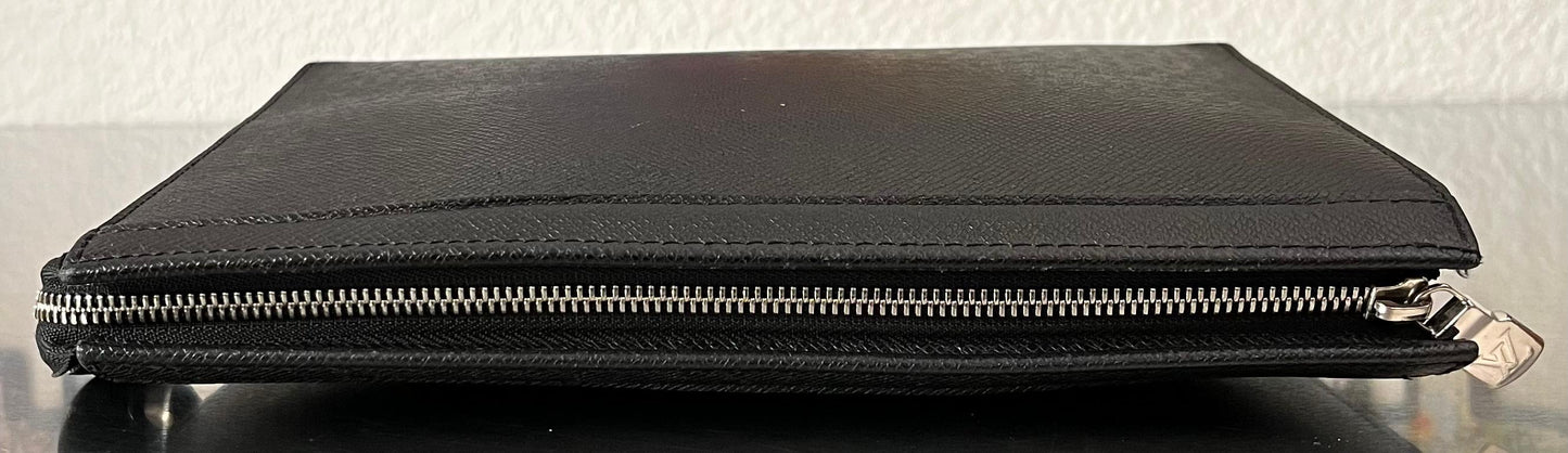 Louis Vuitton Pochette Voyage MM Taiga