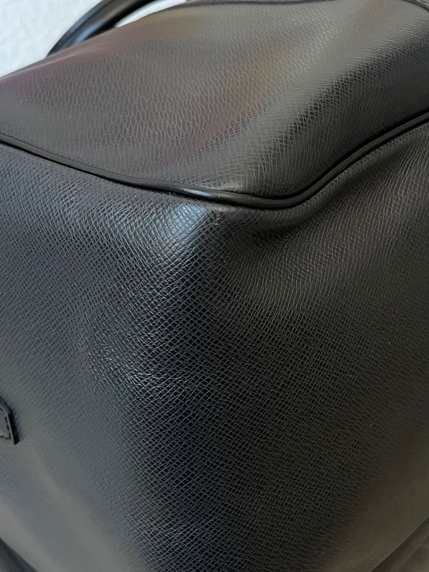 Louis Vuitton Kendall PM Taiga