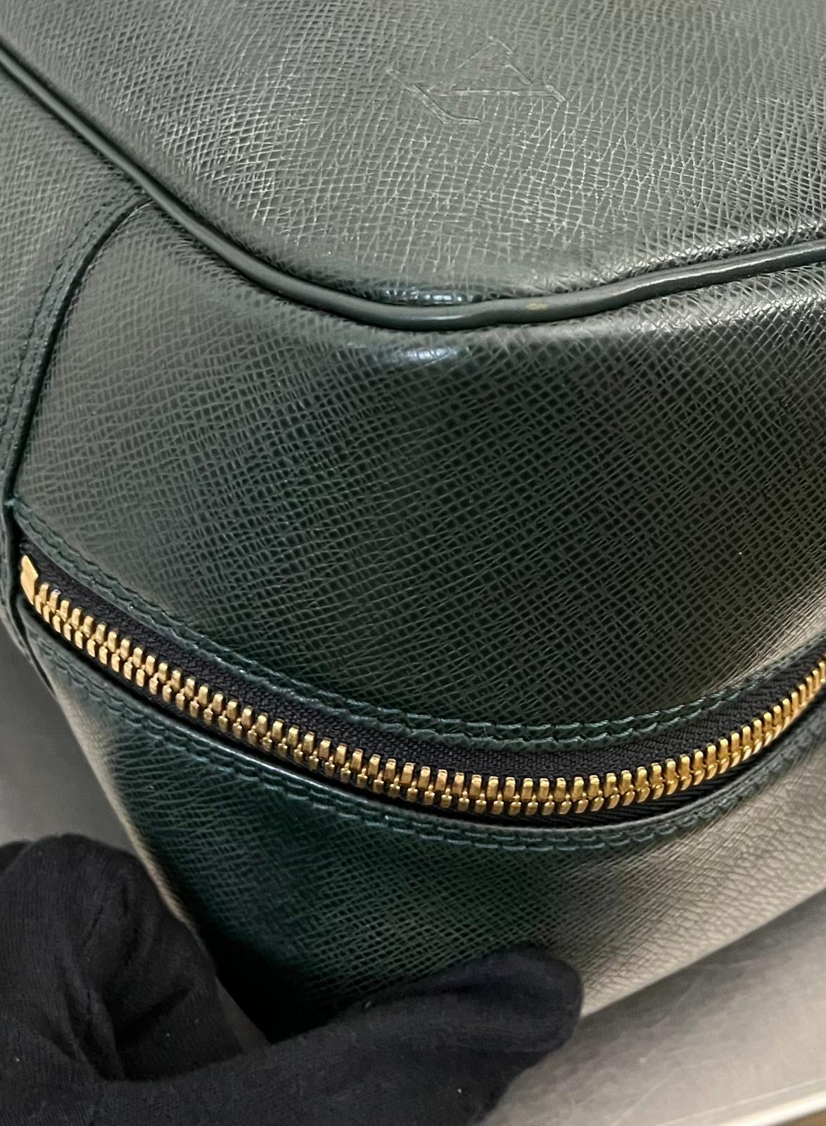 Louis Vuitton Helanga Taiga