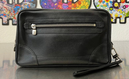 Louis Vuitton Pavel Taiga Leder