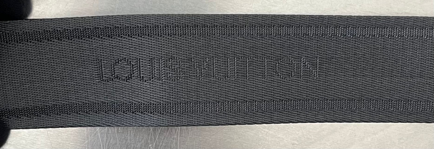 Louis Vuitton Roman PM Taiga Messenger