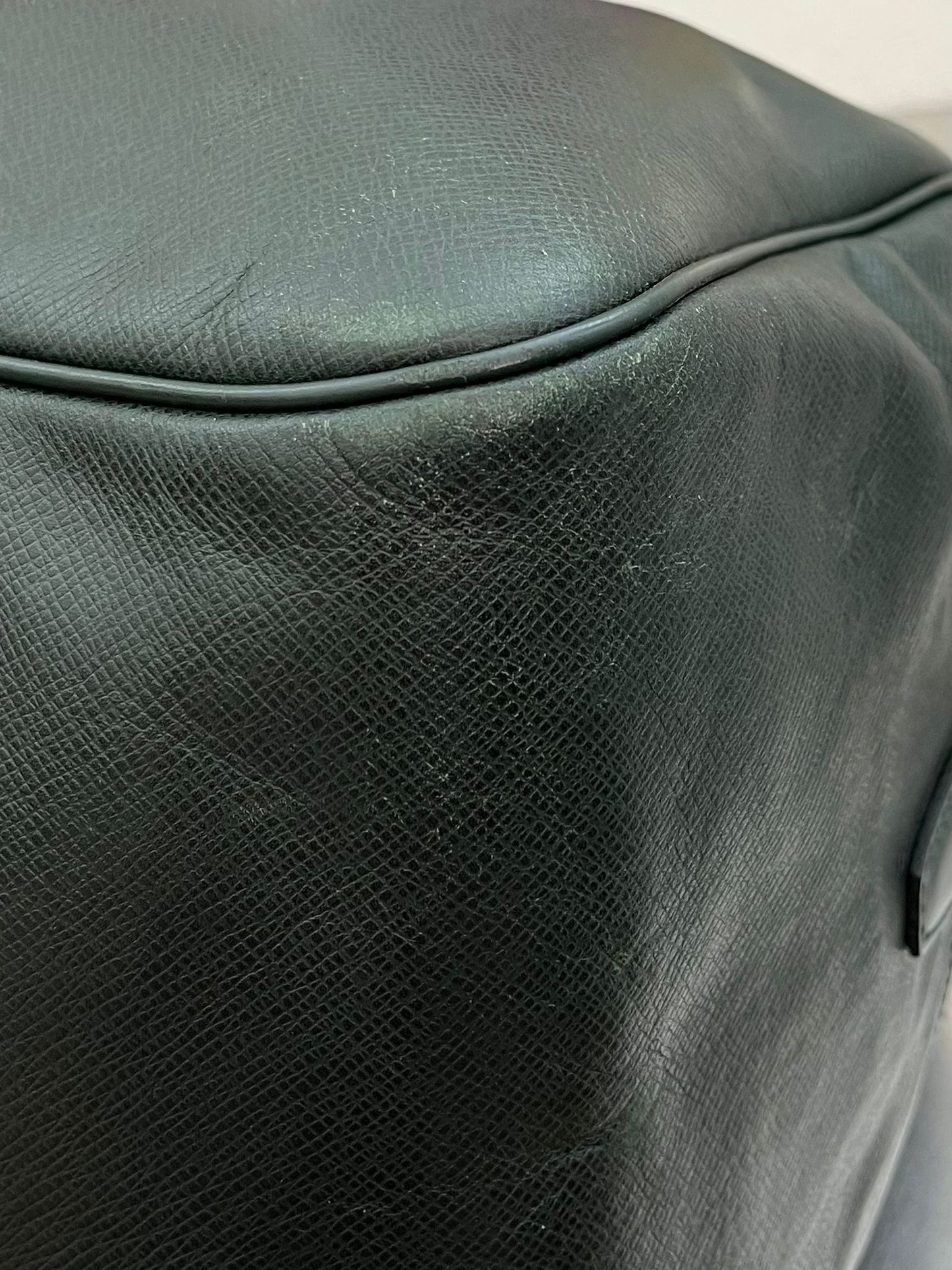 Louis Vuitton Kendall GM Taiga