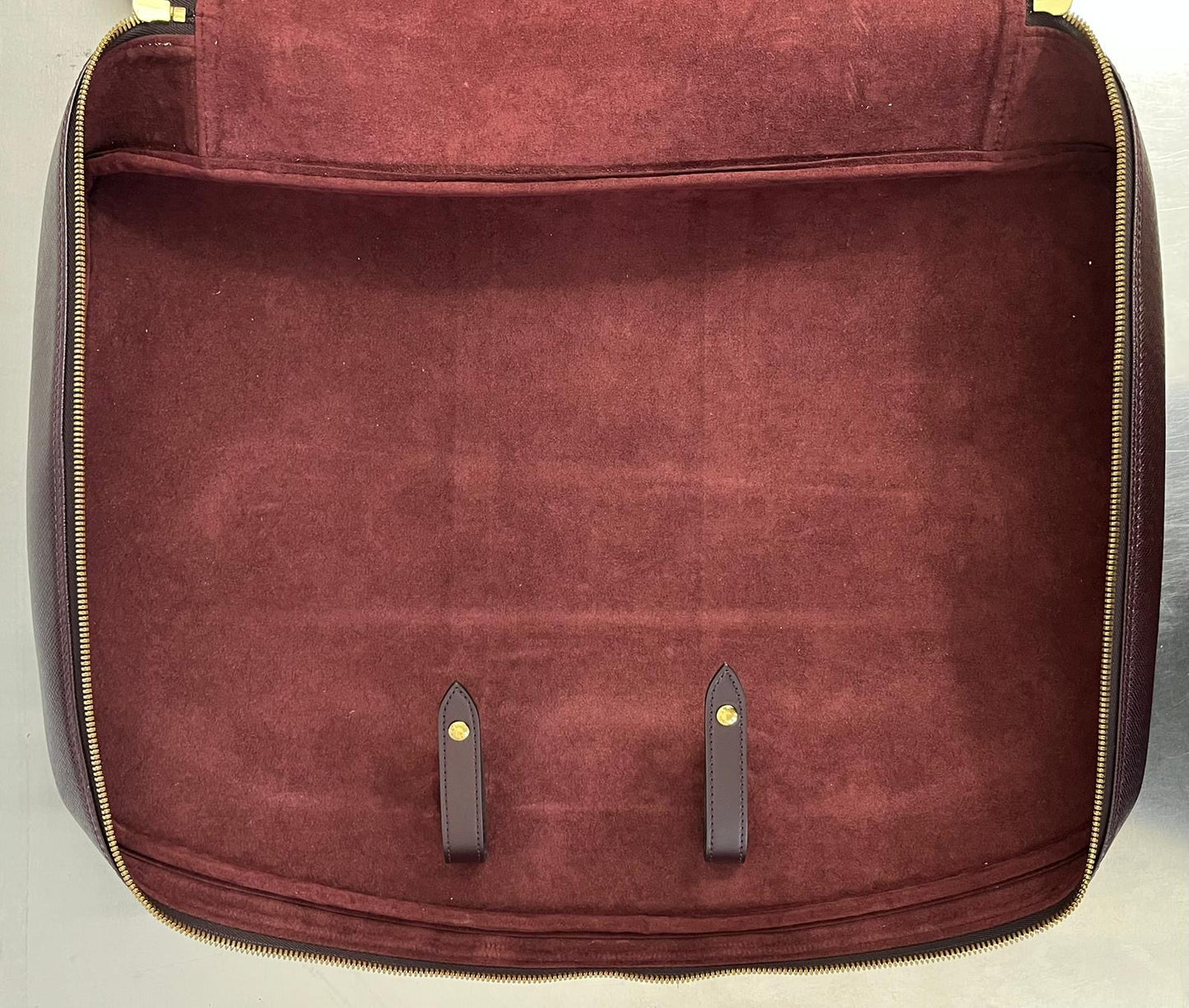 Louis Vuitton Helanga Taiga