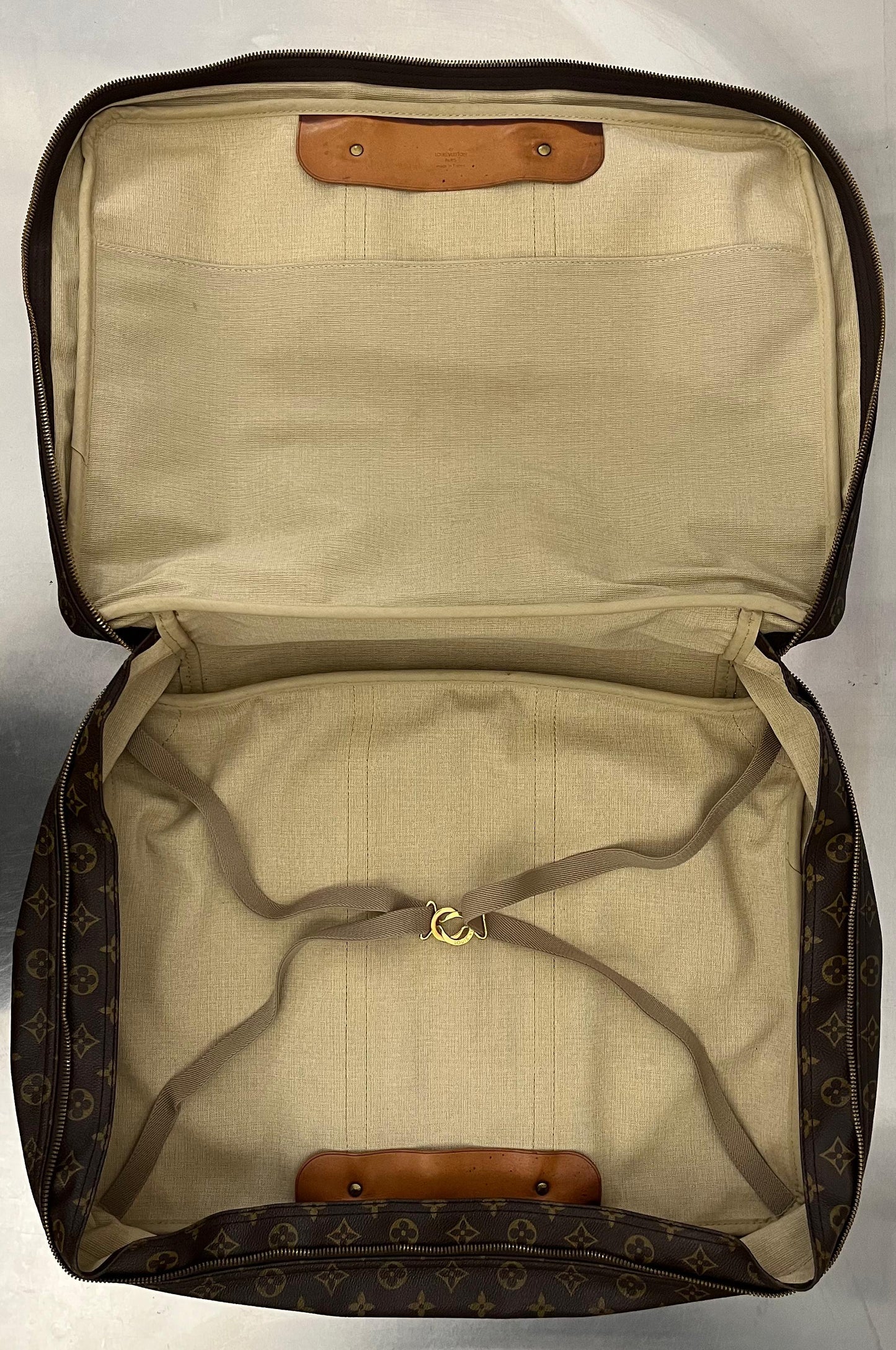 Louis Vuitton Sirius 50