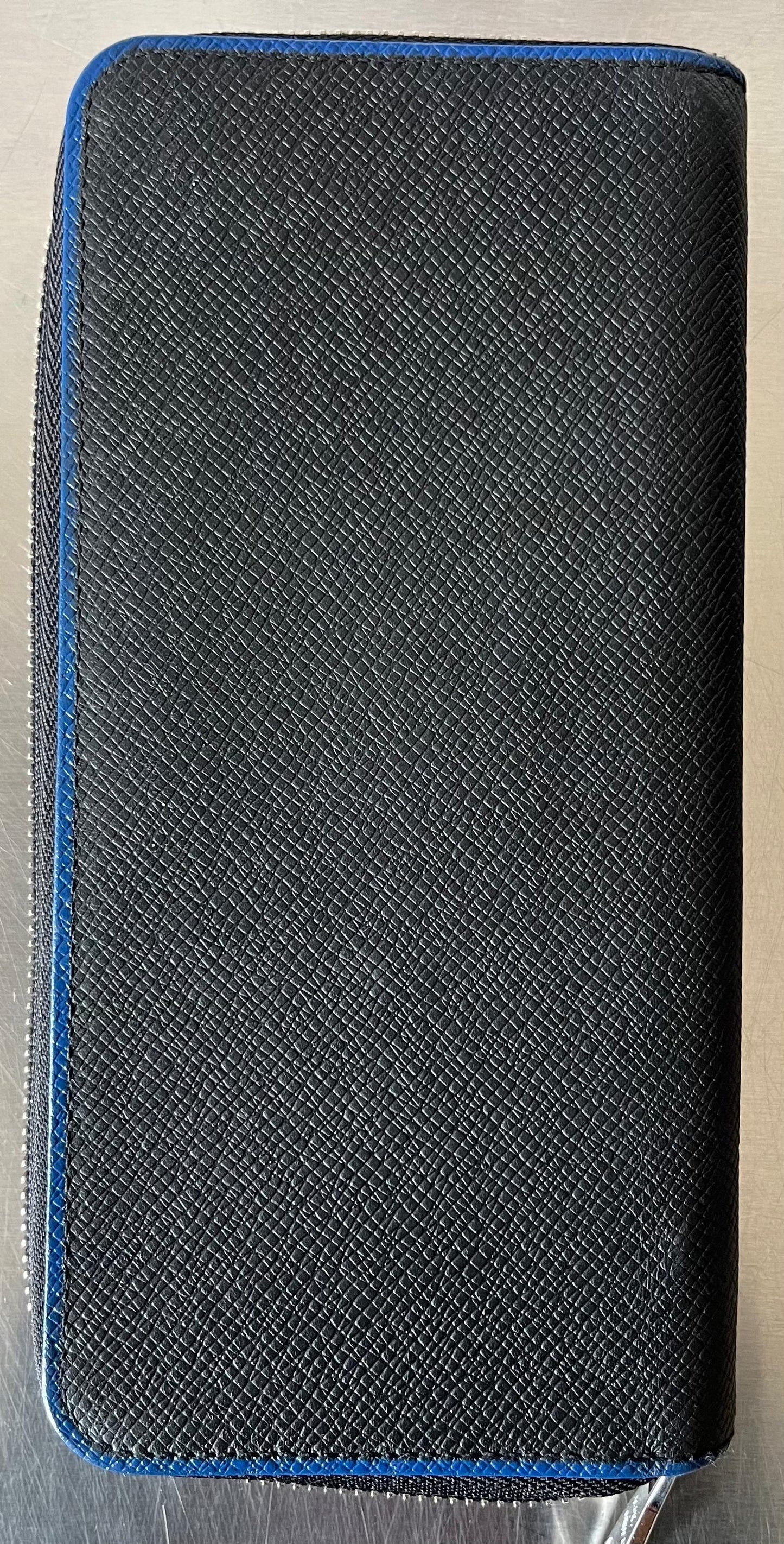 Louis Vuitton Zippy Vertical Taiga