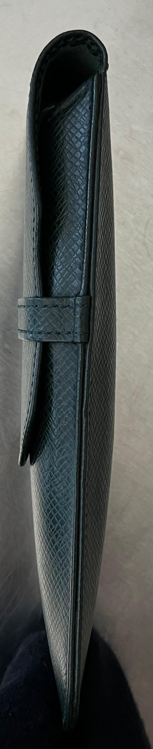 Louis Vuitton Stift-Etui Taiga