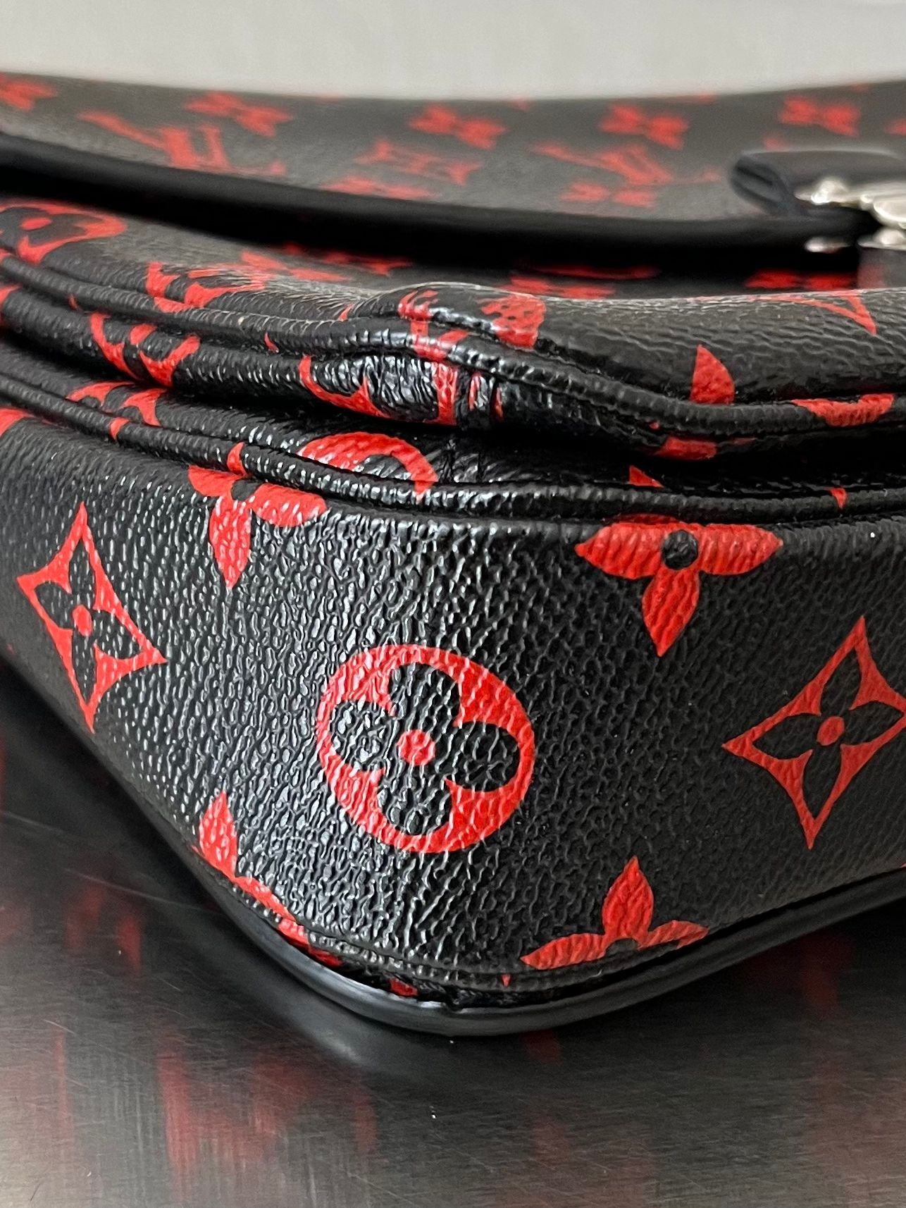 Louis Vuitton Metis Pochette Infrarouge (Limitiertes Modell)